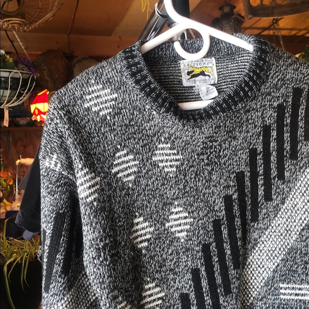 Vintage-Style Black & White Patterned Crewneck Sweater